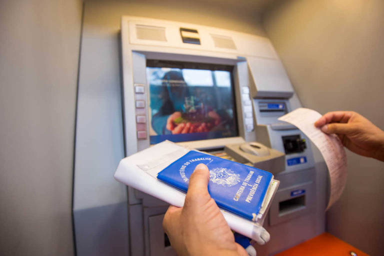 Lucro bilionário do FGTS será distribuído pela Caixa até agosto; veja quem tem direito 
