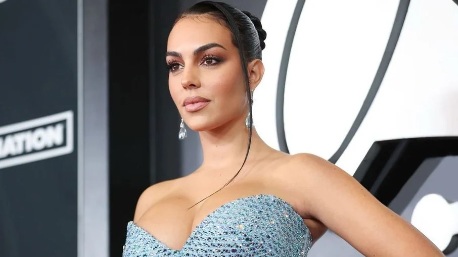 Jogador Cristiano Ronaldo estabelece pensão vitalícia a esposa Georgina; saiba valor
