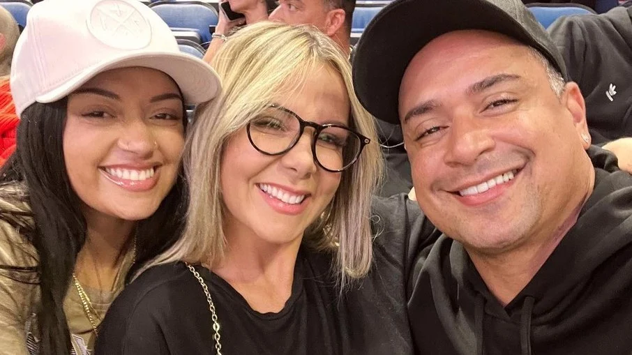 Filha de Carla Perez e Xanddy apresenta namorada e estremece clima na família
