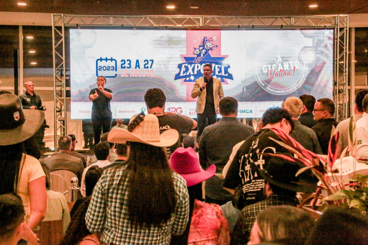  Expovel está de volta trazendo shows nacionais, rodeios e outras atrações
