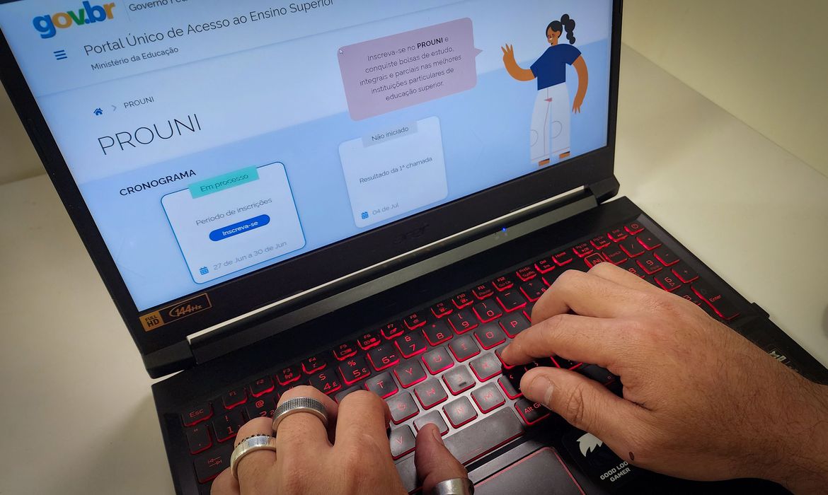 Prazo para inscrição no Prouni do segundo semestre termina nesta sexta-feira, 30
