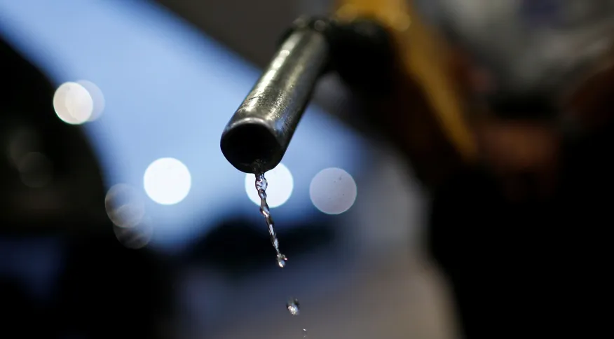 Petrobras reduz preços da gasolina para distribuidoras no país em R$ 0,14 por litro 
