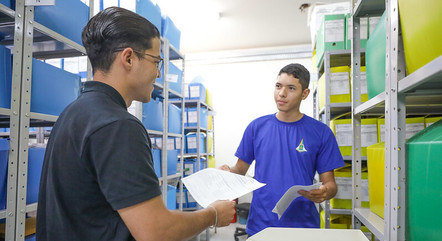 Jovens de até 24 anos foram os mais contratados por CLT no mês de maio
