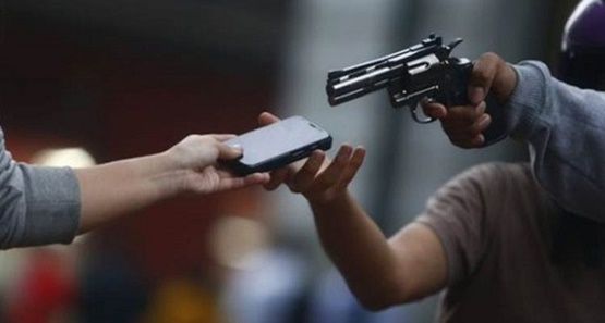 Bandidos disparam tiros comemorando assalto e PM é acionada, na zona Sul