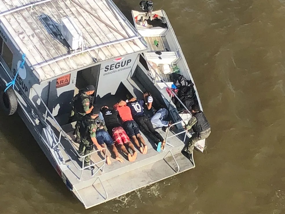 Bando assalta e faz refém marinheiros no Ramal Maravilha, em Porto Velho