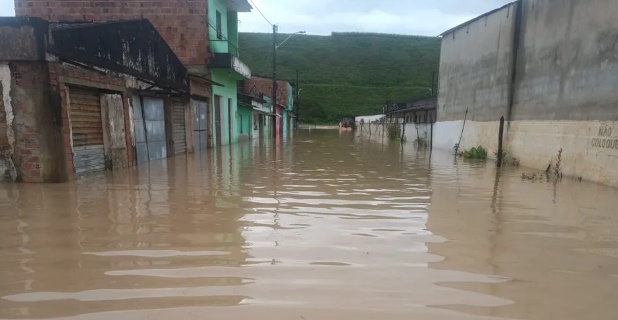 Passa de 10 mil o nº de desabrigados e desalojados em Alagoas por causa da chuva
