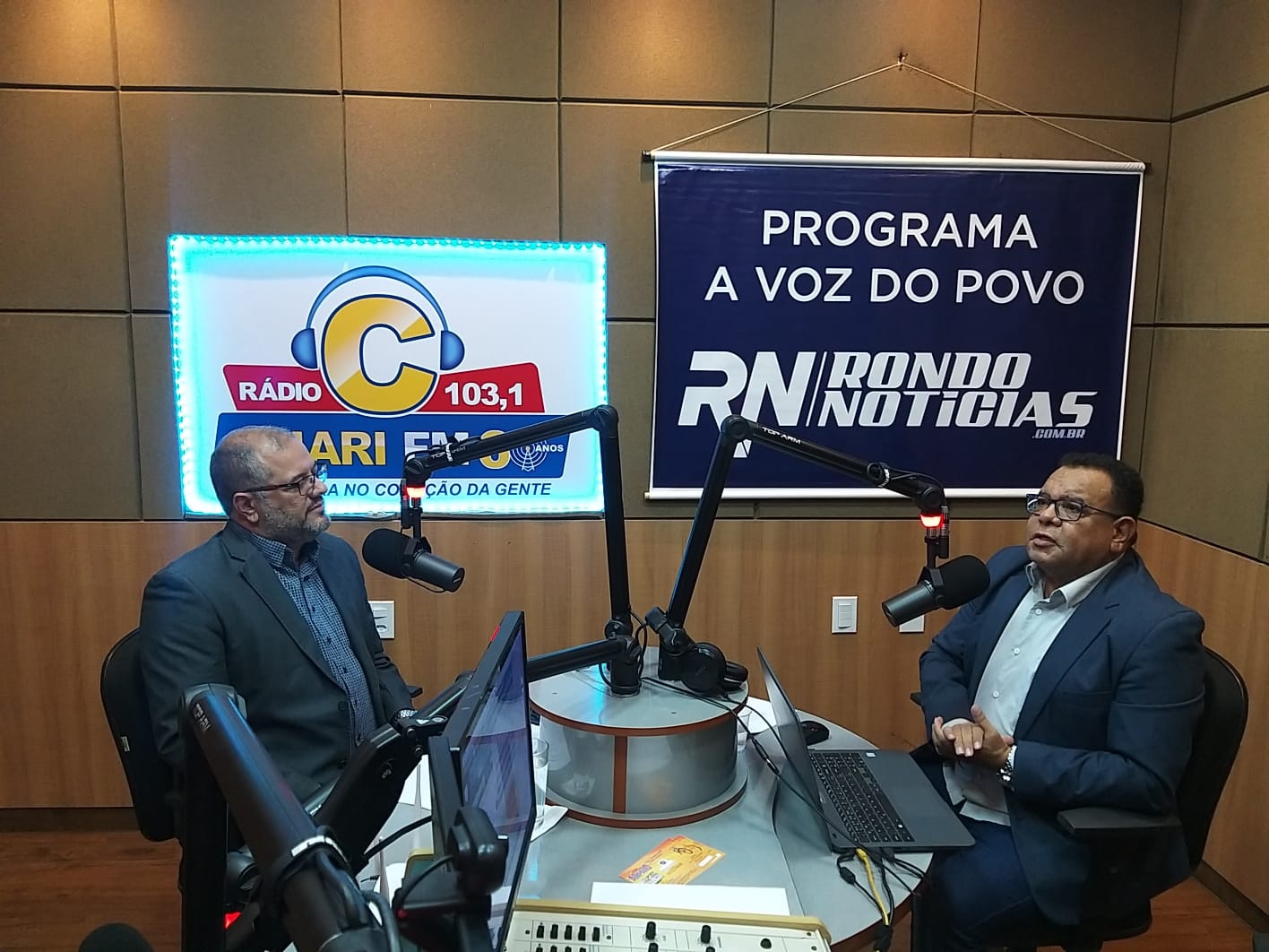 Secretário da SEJUS explana aos ouvintes do A Voz do Povo sobre as ações da pasta