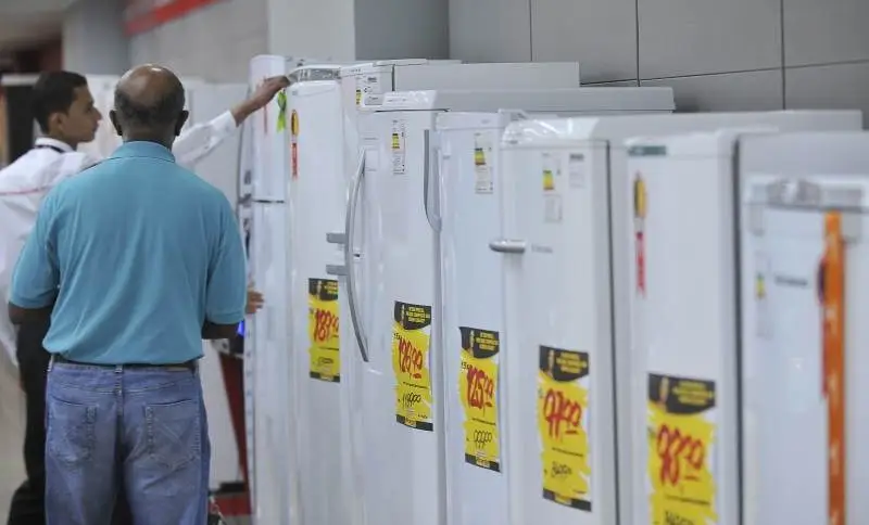 Veja quais eletrodomésticos vão ficar mais baratos em novo programa do governo