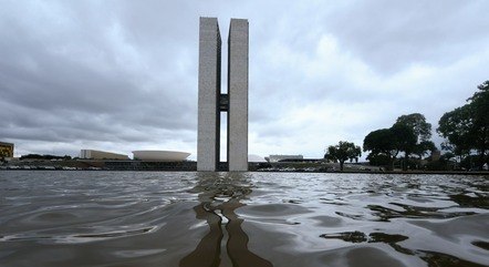 Concurso da Câmara com 140 vagas tem salário inicial de R$ 26 mil reais
