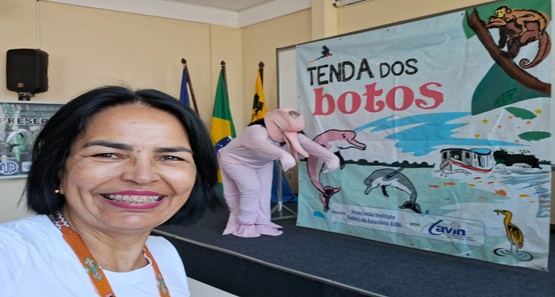 Escritora Izabel Cristina profere palestra para alunos da Escola Santo Antônio
