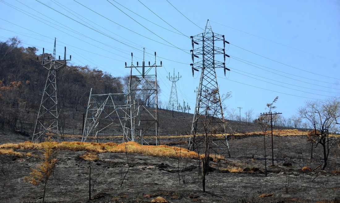 Energisa alerta que queimadas podem provocar interrupção de energia elétrica
