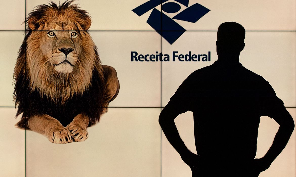 Receita abre consulta ao 4º lote de restituição do Imposto de Renda
