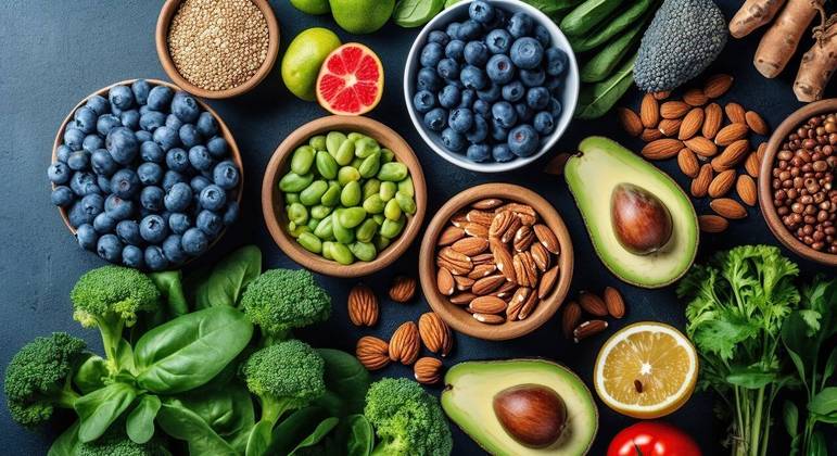Superalimentos melhoram a saúde com muitos nutrientes e benefícios
