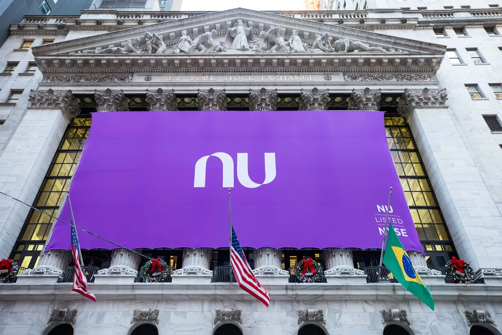 Aplicativo do Nubank fica fora do ar e clientes reclamam nas redes sociais, banco se manifesta
