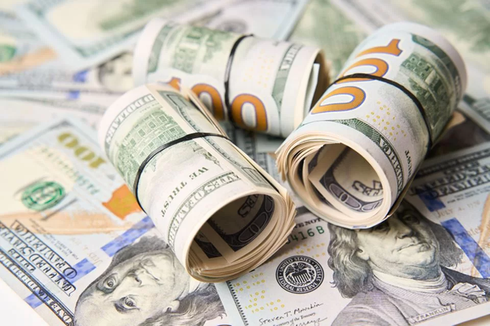 Dólar dispara a R$ 5,22 com emprego nos Estados Unidos e pânico sobre juros
