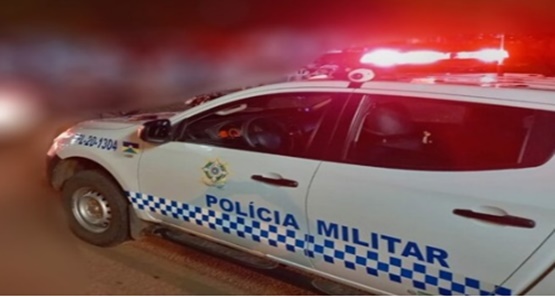 Travesti e amiga assaltam homem e levam sua carteira com R$ 400 reais