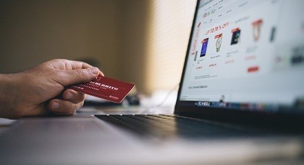 
Nova forma de tributação freia compras de viciados em sites asiáticos