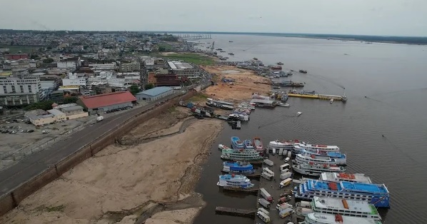 Rio Negro continua descendo e fica abaixo dos 13 metros em Manaus;  pior seca em 121 anos
