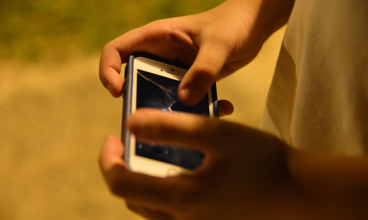 Pesquisa mostra que 95% das crianças e adolescentes acessam internet
