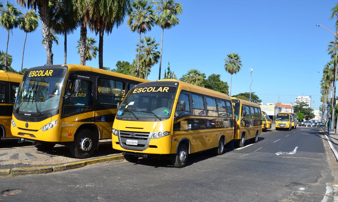 Pendências do transporte escolar devem ser regularizadas até essa terça, 31
