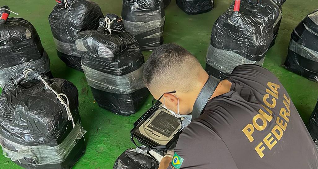 PF e PRF apreendem 1,5 tonelada de cocaína a bordo de navio
