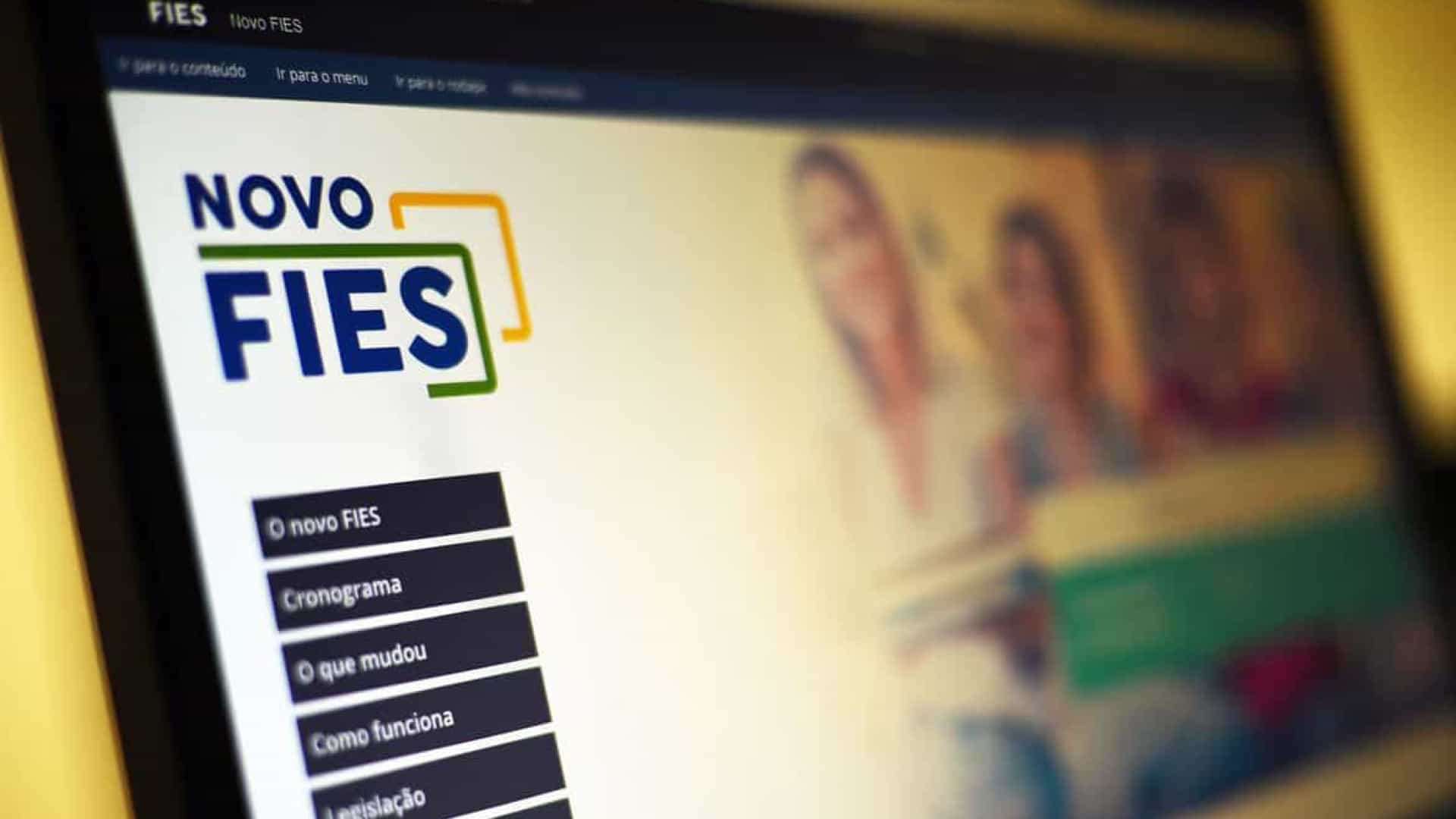 Caixa renegocia R$ 2,3 bilhões em dívidas do Fies na 1ª semana de renegociações
