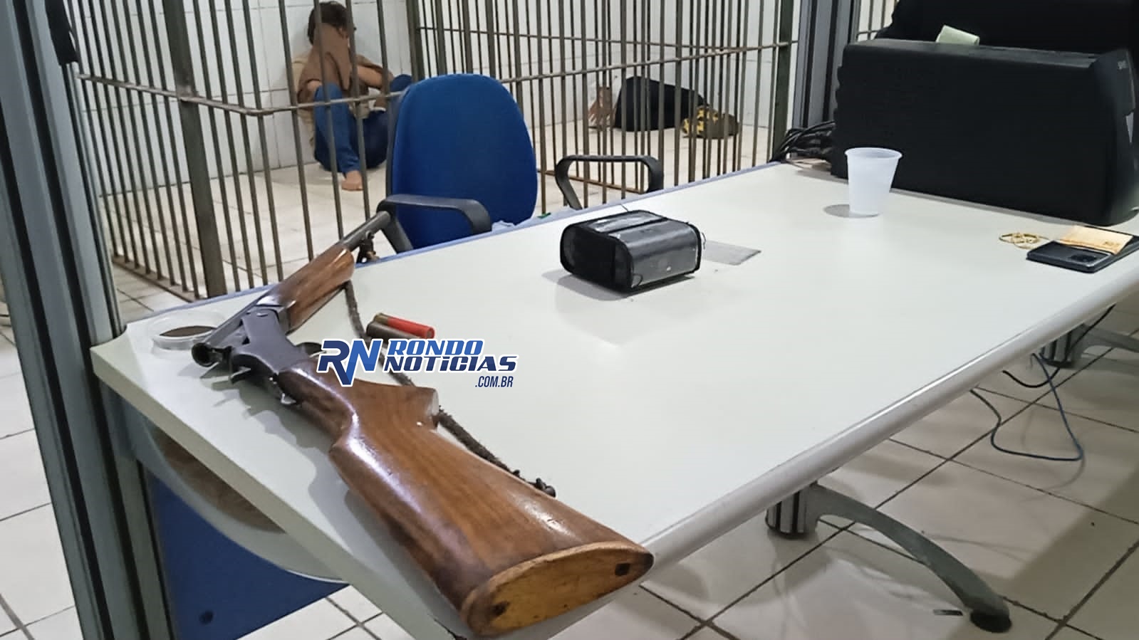 Homem é preso após armado agredir e ameaçar de morte sua esposa 