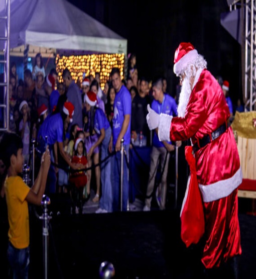 Com espetáculo de luzes e atrações musicais, governo de RO abre  “Natal de Luz”
