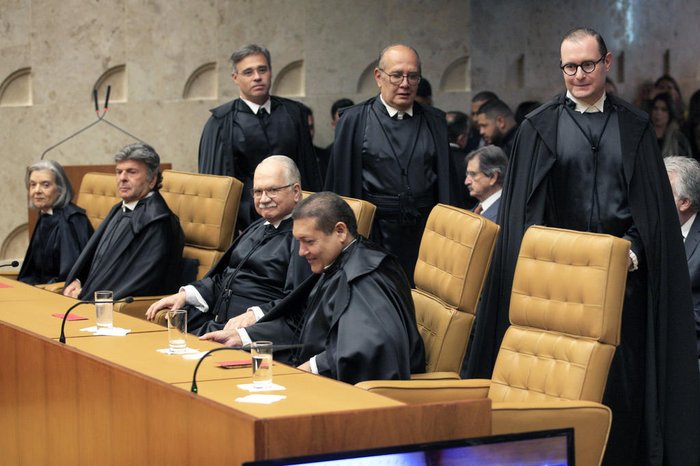 Ministros do Supremo veem “traição” do governo Lula em aprovação de PEC e dizem que “lua de mel acabou”
