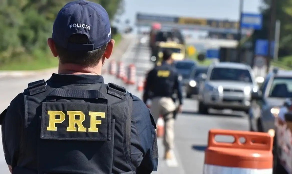 PRF intensifica fiscalização nas rodovias durante o feriado de Natal
