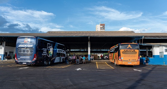 Vendedor de passagens agride cliente na rodoviária provisória da capital