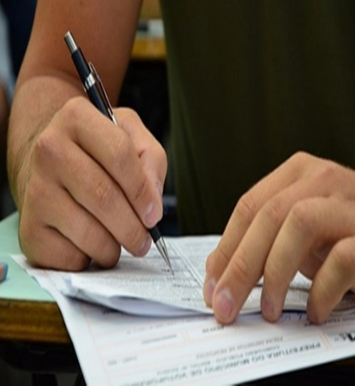Concursos públicos com inscrições abertas têm salários de até R$ 35,7 mil