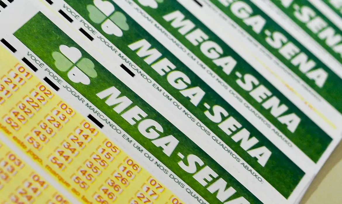 Mega-Sena acumula e próximo prêmio vai a R$ 27 milhões 
