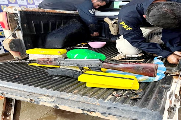 Homem é capturado com fuzil e 44 kg de cocaína em Porto Velho