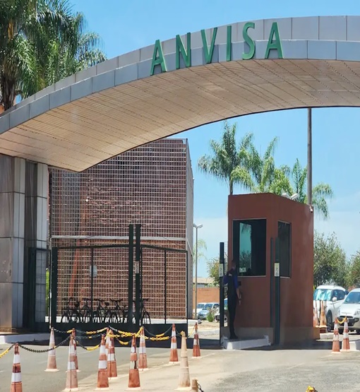 Anvisa abre inscrições para concurso com 50 vagas e salário de R$ 16,4 mil
