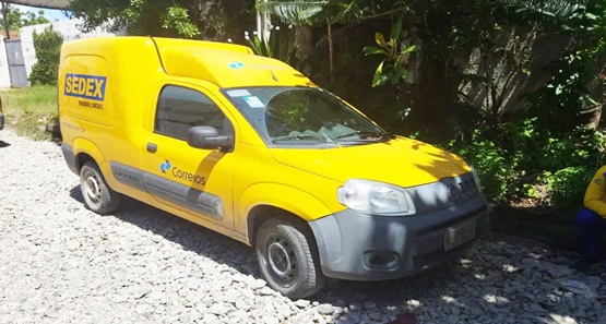 Funcionário dos Correios é rendido por criminoso durante entrega na Capital