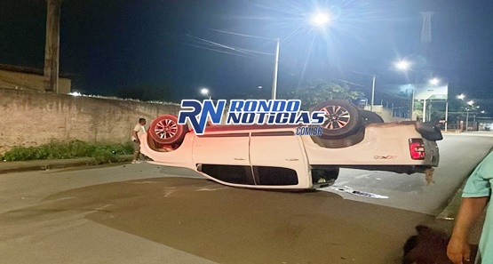 Caminhonete capota durante acidente na avenida Pinheiro Machado