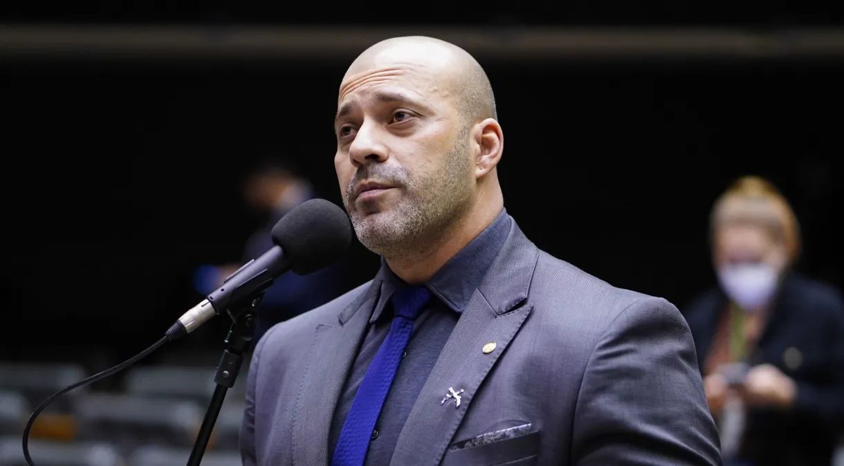 Alexandre de Moraes nega ida de Daniel Silveira para o regime semiaberto
