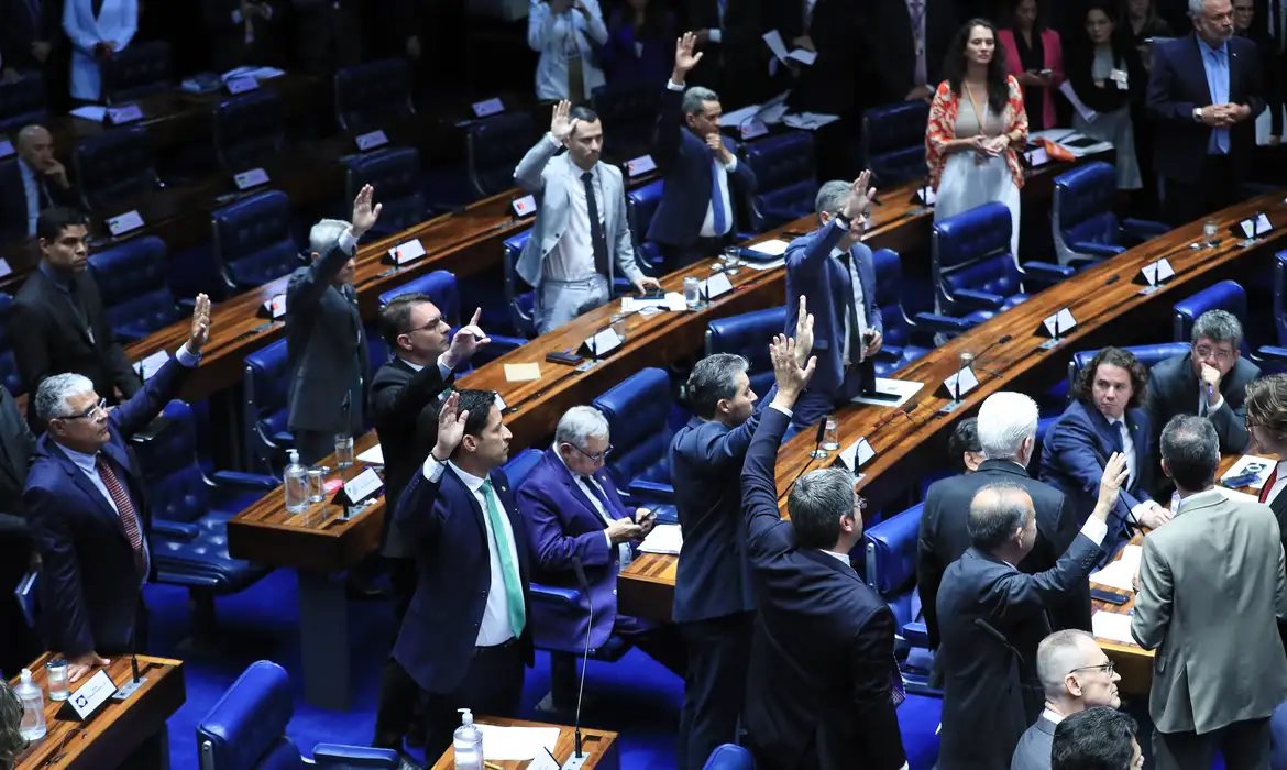 Senado aprova taxação de compras internacionais de até US$ 50
