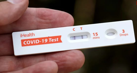 Covid-19 aumenta risco de infarto e AVC por até 3 anos após infecção, diz estudo

