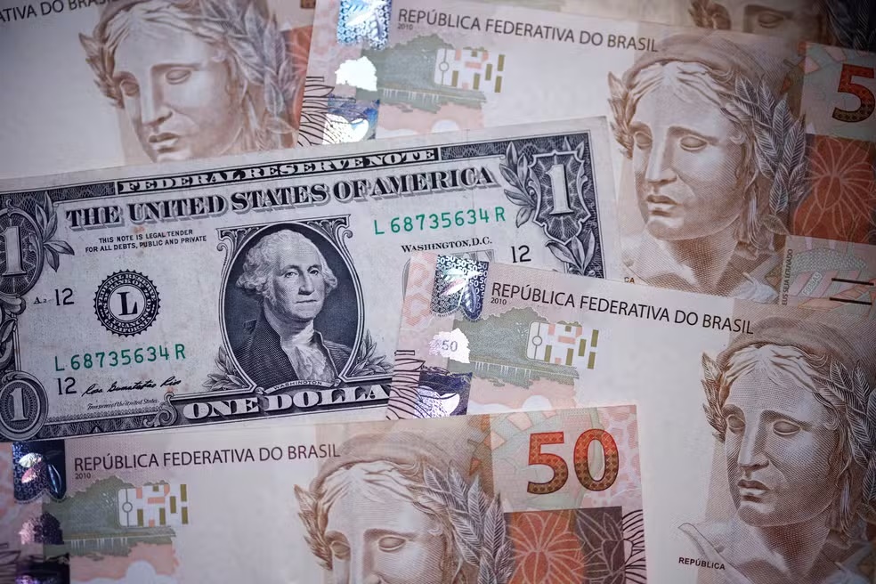 Dólar abre em alta, com mercado reagindo ao Orçamento de 2025