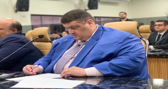 Vereador Tezzari apresenta nova postura após "chacoalhada" dos eleitores
