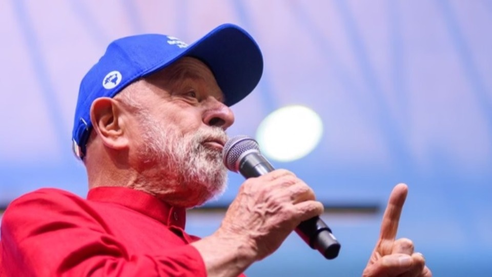 "Não é um gringo que vai dar ordem para este presidente", diz Lula
