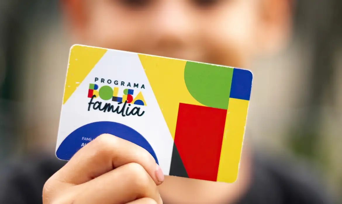 Caixa começa a pagar Bolsa Família de julho nesta sexta-feira, 18
