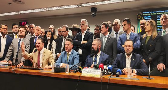 Oposição critica decisão que proibiu votação pró-Bolsonaro na Câmara