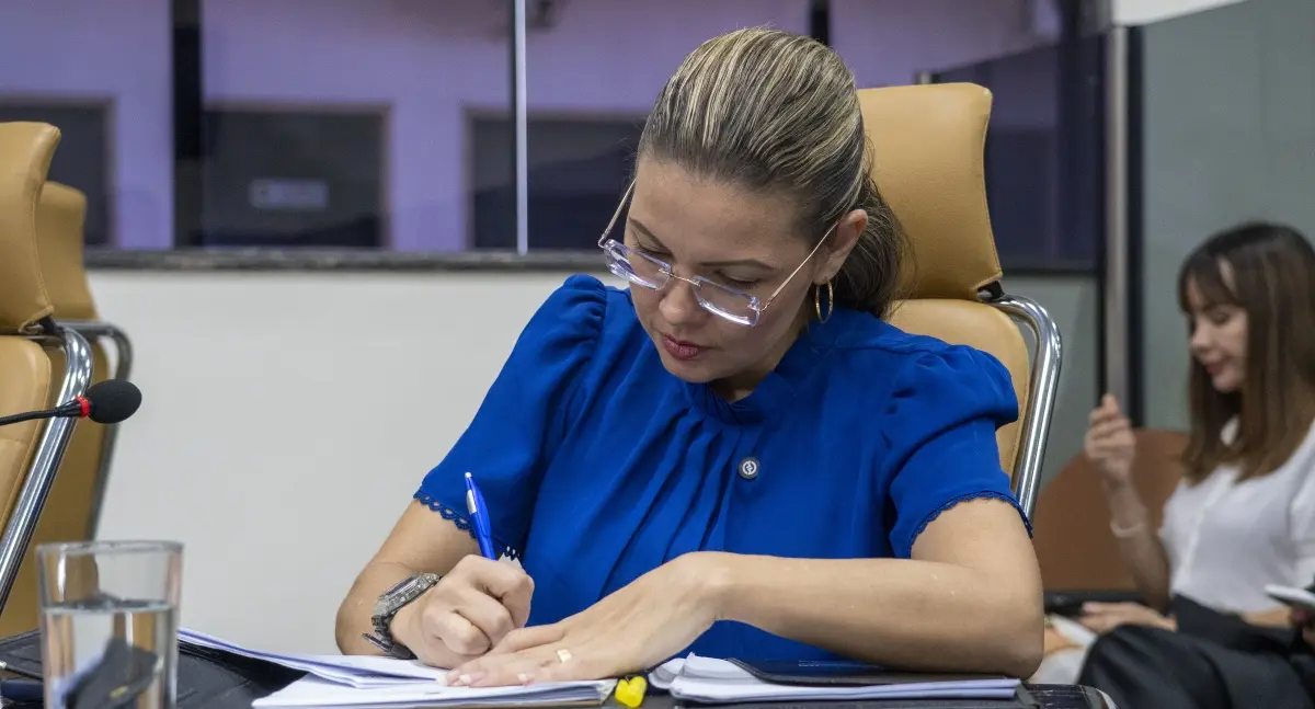 Câmara aprova projeto de Sofia Andrade contra desafios virtuais nas escolas de Porto Velho