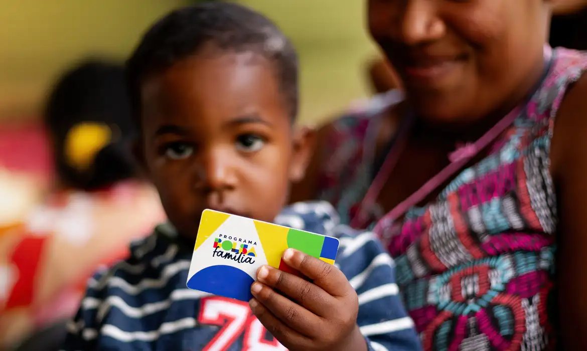 Caixa paga nesta segunda Bolsa Família a beneficiários com NIS de final 7
