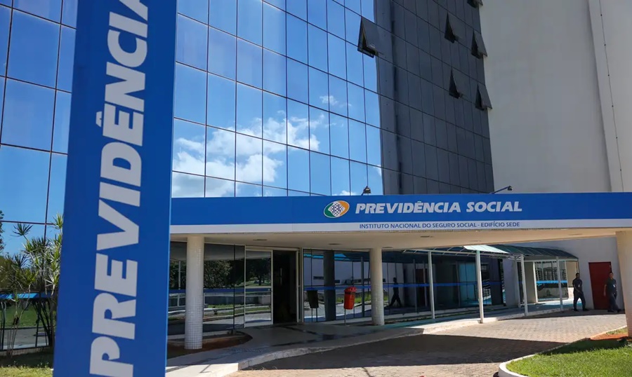 INSS afasta 4 servidores por suposta ligação com descontos ilegais