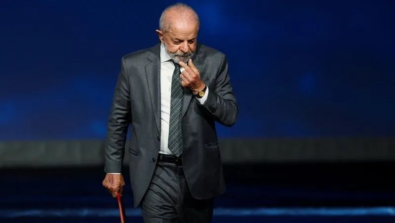 A 4 dias de tarifas, empresários apontam “inércia” de Lula em negociações com Trump
