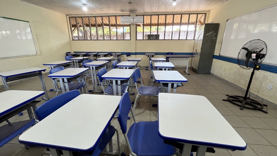Escola Maria Izaura recebe serviço de climatização após décadas de espera